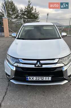 Внедорожник / Кроссовер Mitsubishi Outlander 2015 в Балаклее