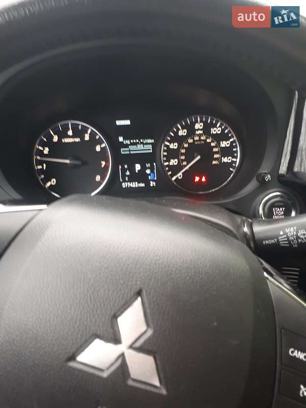 Позашляховик / Кросовер Mitsubishi Outlander 2016 в Харкові фото 6 Позашляховик / Кросовер Mitsubishi Outlander 2016 в Харкові