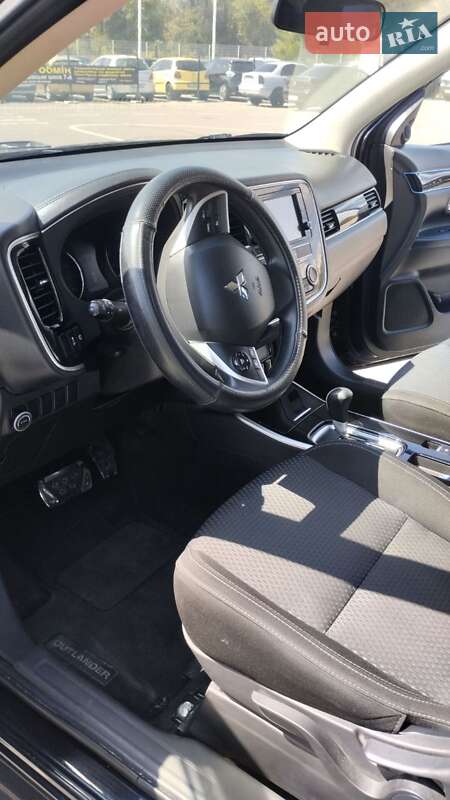 Позашляховик / Кросовер Mitsubishi Outlander 2019 в Запоріжжі