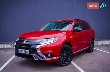 Позашляховик / Кросовер Mitsubishi Outlander 2018 в Києві