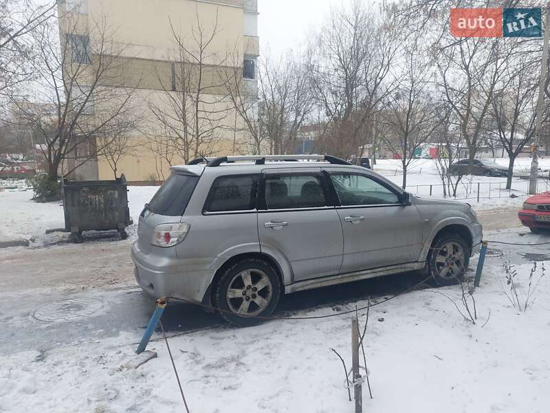 Внедорожник / Кроссовер Mitsubishi Outlander 2008 в Киеве