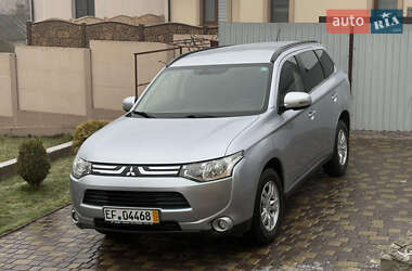 Внедорожник / Кроссовер Mitsubishi Outlander 2013 в Ровно