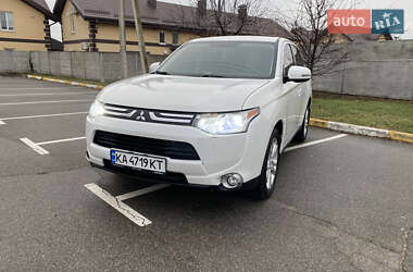 Позашляховик / Кросовер Mitsubishi Outlander 2013 в Софіївській Борщагівці