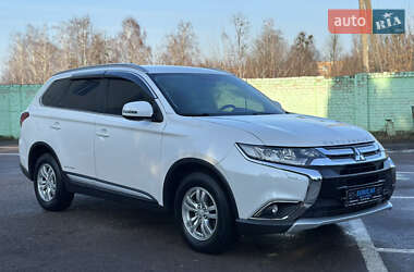 Позашляховик / Кросовер Mitsubishi Outlander 2016 в Дубні