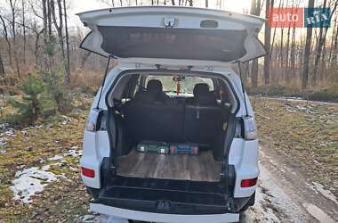 Внедорожник / Кроссовер Mitsubishi Outlander 2010 в 