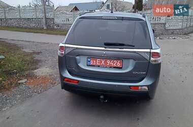 Внедорожник / Кроссовер Mitsubishi Outlander 2012 в Решетиловке