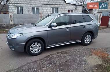 Внедорожник / Кроссовер Mitsubishi Outlander 2012 в Решетиловке