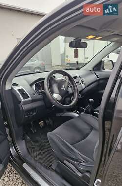 Внедорожник / Кроссовер Mitsubishi Outlander 2008 в 