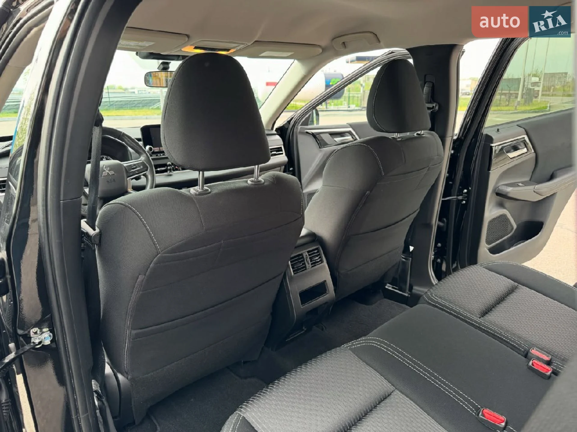 2021 Mitsubishi Outlander - мініатюра 8
