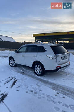 Позашляховик / Кросовер Mitsubishi Outlander 2014 в Тернополі