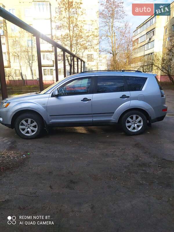 Внедорожник / Кроссовер Mitsubishi Outlander 2007 в 