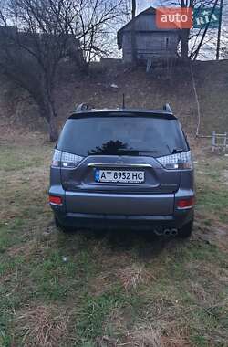 Позашляховик / Кросовер Mitsubishi Outlander 2010 в Косові