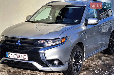 Позашляховик / Кросовер Mitsubishi Outlander 2017 в Черкасах