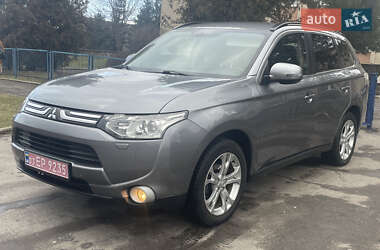 Позашляховик / Кросовер Mitsubishi Outlander 2013 в Дубні