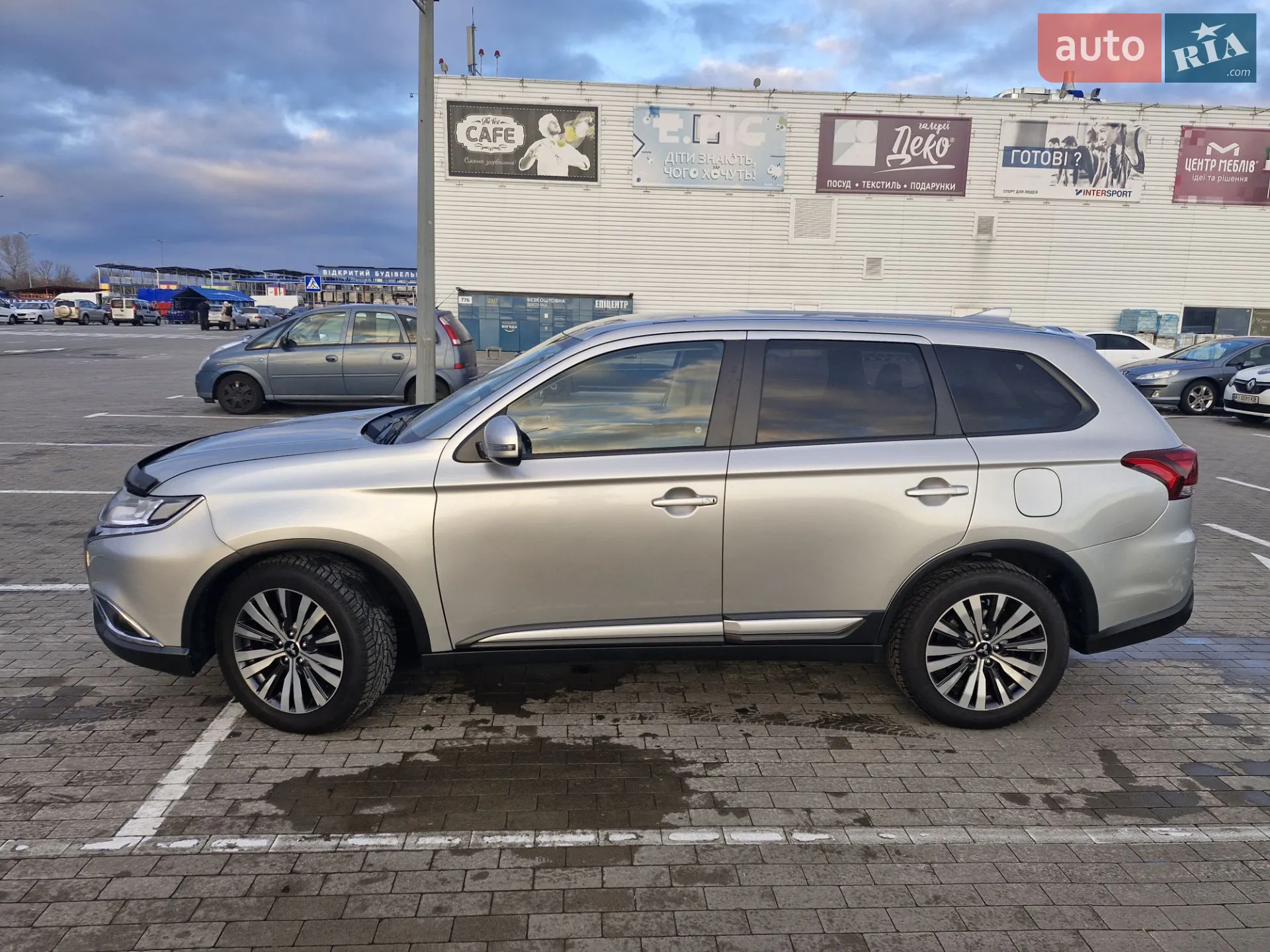 2019 Mitsubishi Outlander - мініатюра 6
