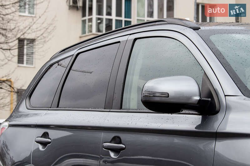 Позашляховик / Кросовер Mitsubishi Outlander 2015 в Львові фото 8 Позашляховик / Кросовер Mitsubishi Outlander 2015 в Львові