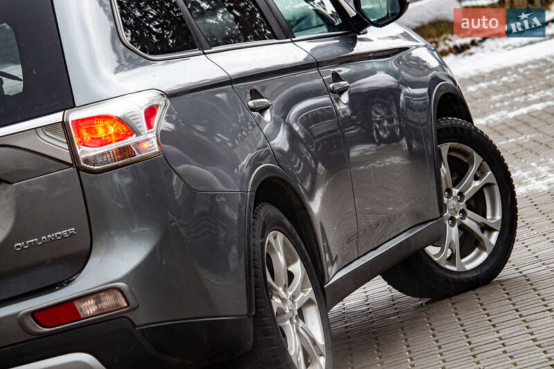 Позашляховик / Кросовер Mitsubishi Outlander 2015 в Львові фото 18 Позашляховик / Кросовер Mitsubishi Outlander 2015 в Львові