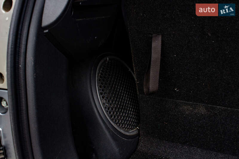 Позашляховик / Кросовер Mitsubishi Outlander 2015 в Львові фото 25 Позашляховик / Кросовер Mitsubishi Outlander 2015 в Львові