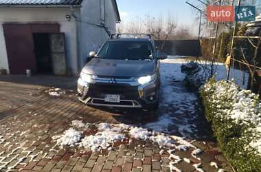 Внедорожник / Кроссовер Mitsubishi Outlander 2018 в Киеве