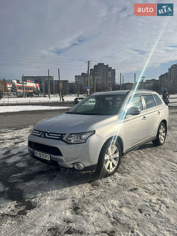Mitsubishi Outlander 2013