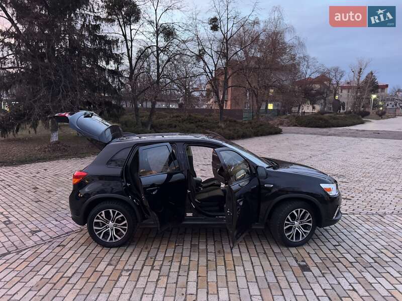 Внедорожник / Кроссовер Mitsubishi Outlander 2016 в Белой Церкви