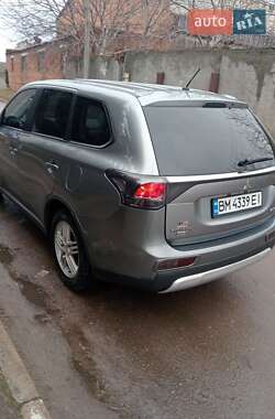 Внедорожник / Кроссовер Mitsubishi Outlander 2014 в 