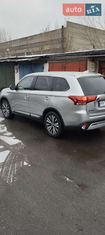 Mitsubishi Outlander 2019