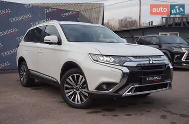 Позашляховик / Кросовер Mitsubishi Outlander 2021 в Одесі