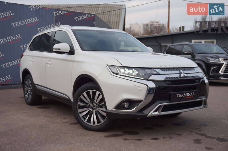 Позашляховик / Кросовер Mitsubishi Outlander 2021 в Одесі