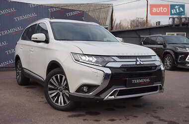 Позашляховик / Кросовер Mitsubishi Outlander 2021 в Одесі