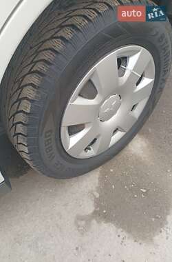 Внедорожник / Кроссовер Mitsubishi Outlander 2013 в 