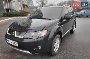 Внедорожник / Кроссовер Mitsubishi Outlander 2008 в 