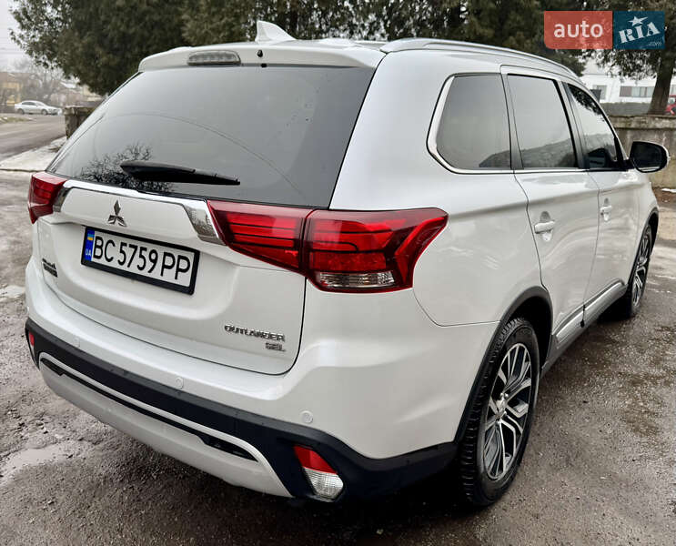 Внедорожник / Кроссовер Mitsubishi Outlander 2018 в Львове