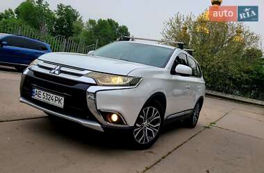 Позашляховик / Кросовер Mitsubishi Outlander 2016 в Дніпрі