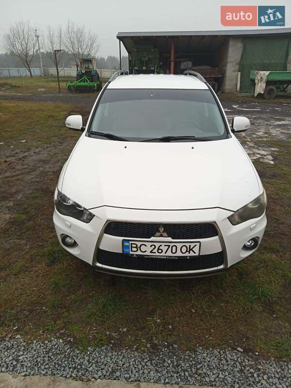 Позашляховик / Кросовер Mitsubishi Outlander 2011 в Шептицькому