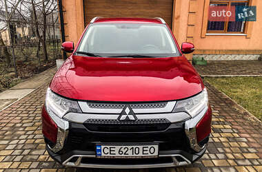 Позашляховик / Кросовер Mitsubishi Outlander 2023 в Чернівцях