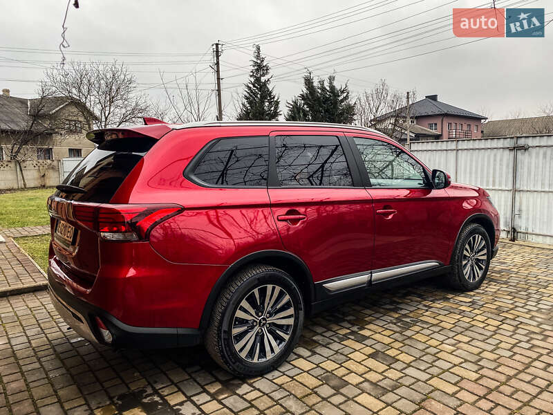 Внедорожник / Кроссовер Mitsubishi Outlander 2023 в Черновцах фото 12 Внедорожник / Кроссовер Mitsubishi Outlander 2023 в Черновцах