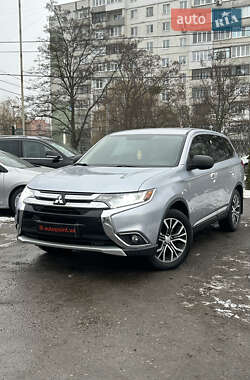 Позашляховик / Кросовер Mitsubishi Outlander 2015 в Сумах