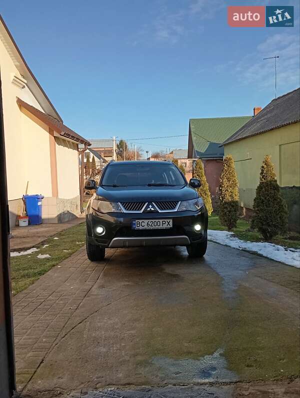 Внедорожник / Кроссовер Mitsubishi Outlander 2008 в Винниках