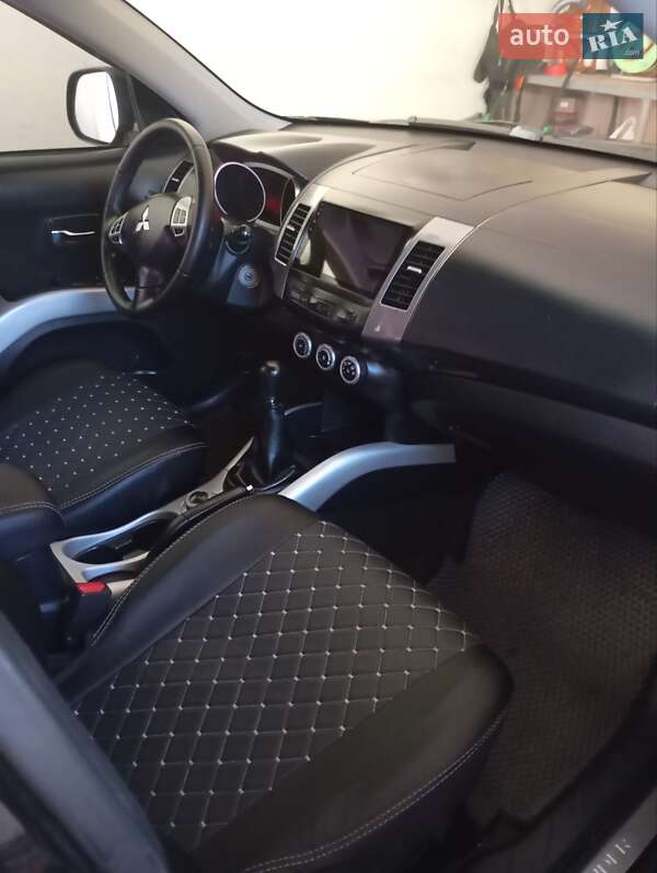 Внедорожник / Кроссовер Mitsubishi Outlander 2008 в Винниках