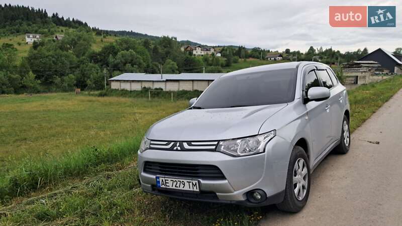 Mitsubishi Outlander 2013