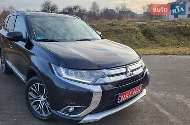 Внедорожник / Кроссовер Mitsubishi Outlander 2016 в 