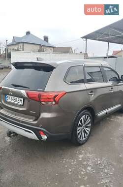 Внедорожник / Кроссовер Mitsubishi Outlander 2020 в Хмельницком