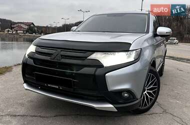 Позашляховик / Кросовер Mitsubishi Outlander 2015 в Дніпрі