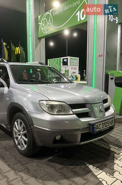 Внедорожник / Кроссовер Mitsubishi Outlander 2005 в 