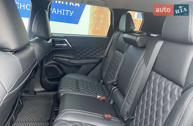 Внедорожник / Кроссовер Mitsubishi Outlander 2022 в 