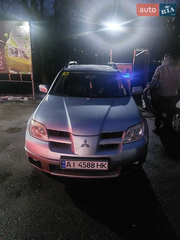Внедорожник / Кроссовер Mitsubishi Outlander 2006 в 