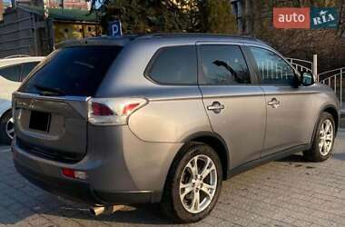 Позашляховик / Кросовер Mitsubishi Outlander 2014 в Львові