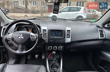 Позашляховик / Кросовер Mitsubishi Outlander 2007 в Житомирі