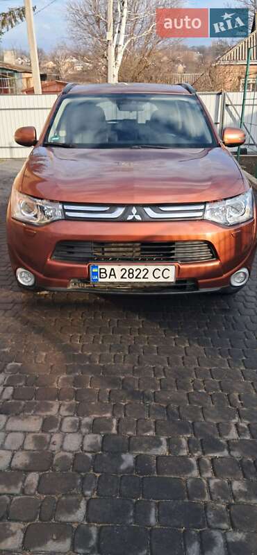 Позашляховик / Кросовер Mitsubishi Outlander 2014 в Кропивницькому